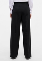 Trousers in black plain