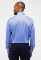 MODERN FIT Performance Shirt in royal blau strukturiert