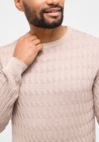 Knitted jumper in camel structured