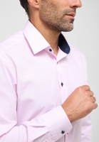 MODERN FIT Shirt in rose striped