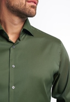 MODERN FIT Performance Shirt in green plain