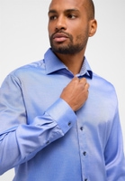 MODERN FIT Performance Shirt in royal blue structured
