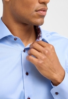 SLIM FIT Cover Shirt in middenblauw vlakte