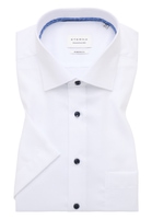 MODERN FIT Shirt in white structured