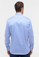 MODERN FIT Shirt in light blue striped