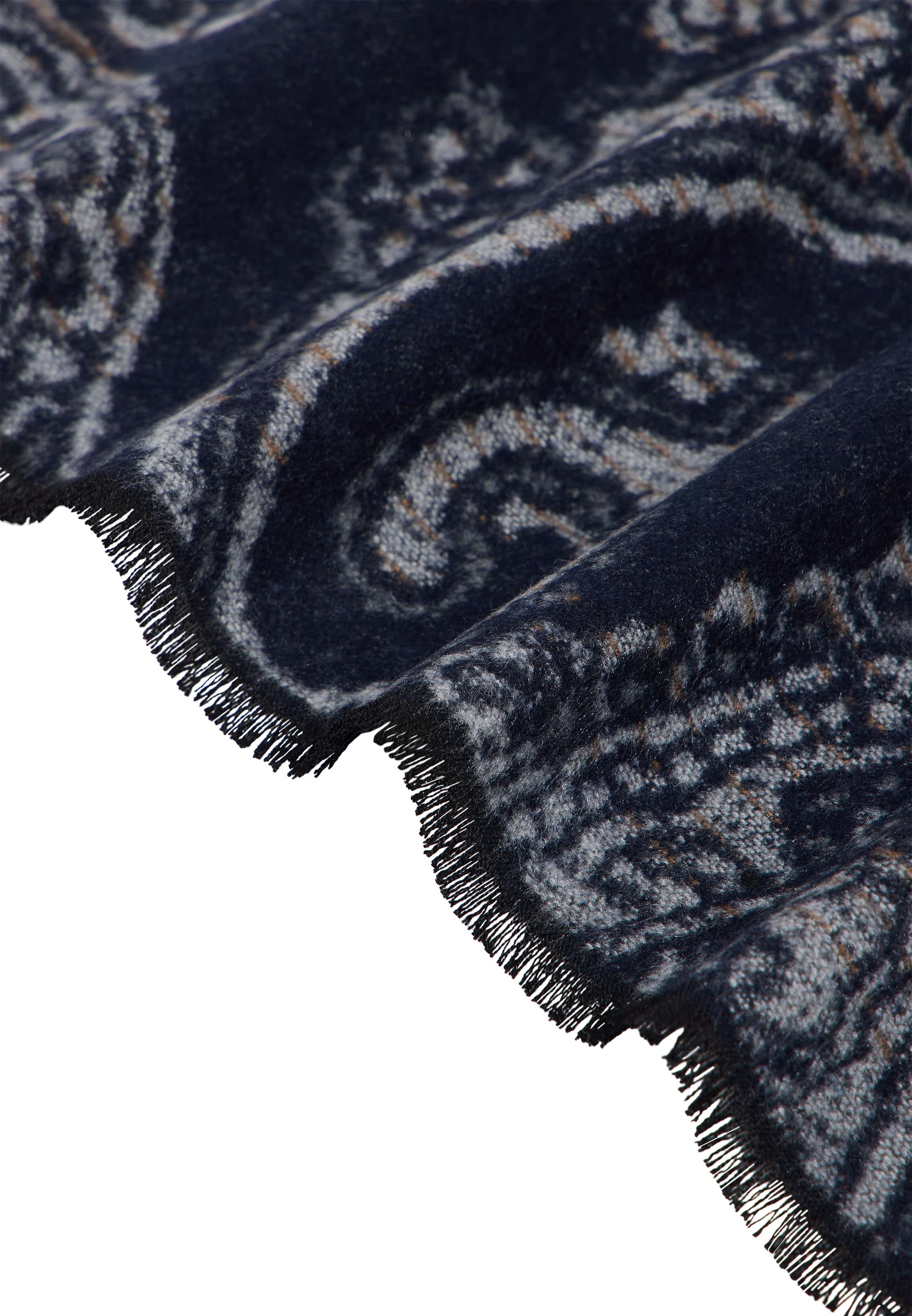 Scarf in blue patterned