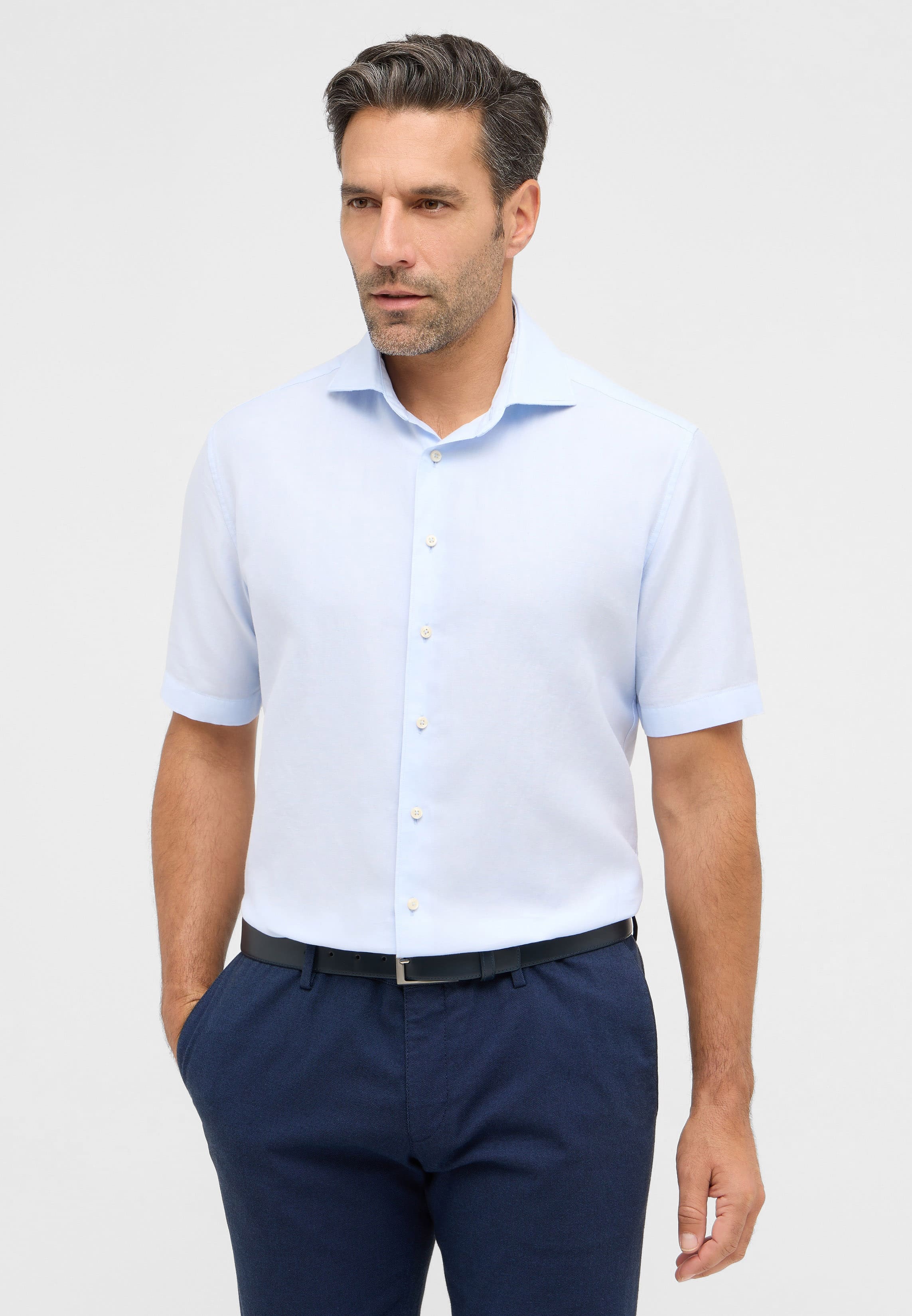 MODERN FIT Linen Shirt in pastel blue plain