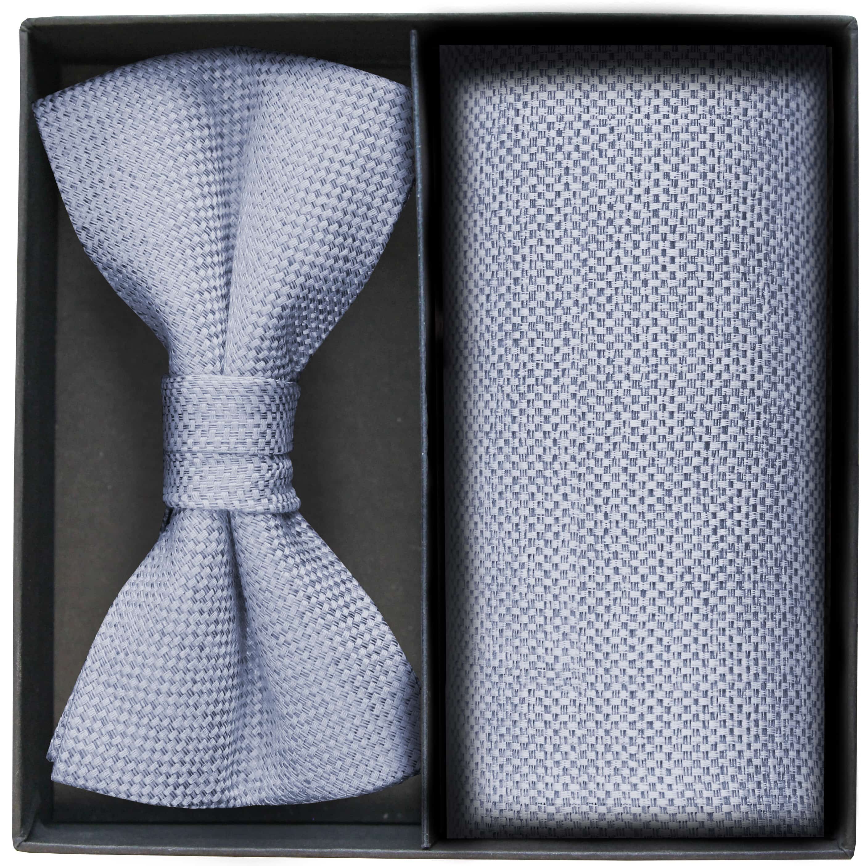 Set consisting of bow tie and handkerchief in blue structured